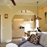 Downtown 2 Bdr Apartment ***** 3